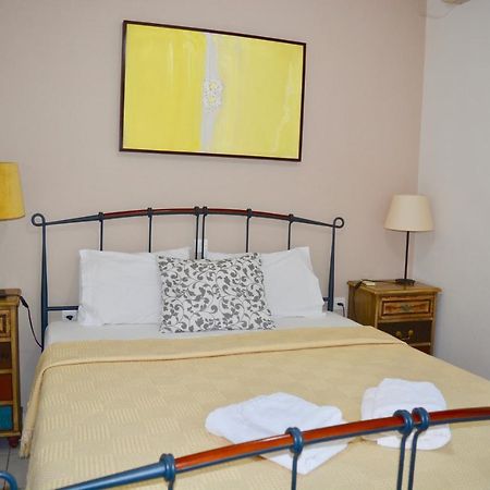 Troumpas Family Rooms & Apartments Леонідіон Екстер'єр фото