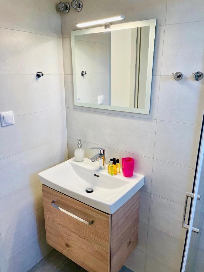 Troumpas Family Rooms & Apartments Леонідіон Екстер'єр фото