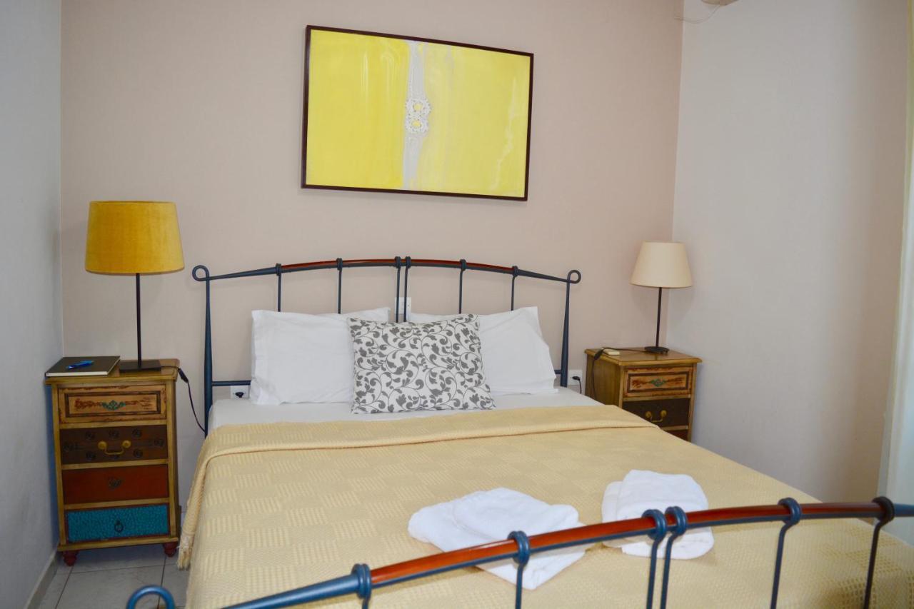 Troumpas Family Rooms & Apartments Леонідіон Екстер'єр фото